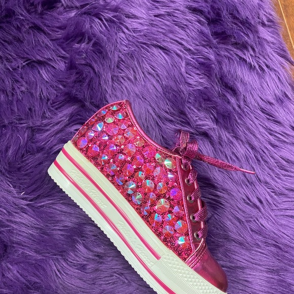 Gym shoes - Picture 3 of 4